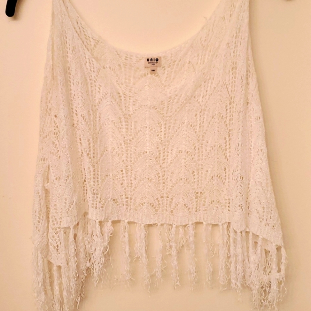Fringy crop top in white